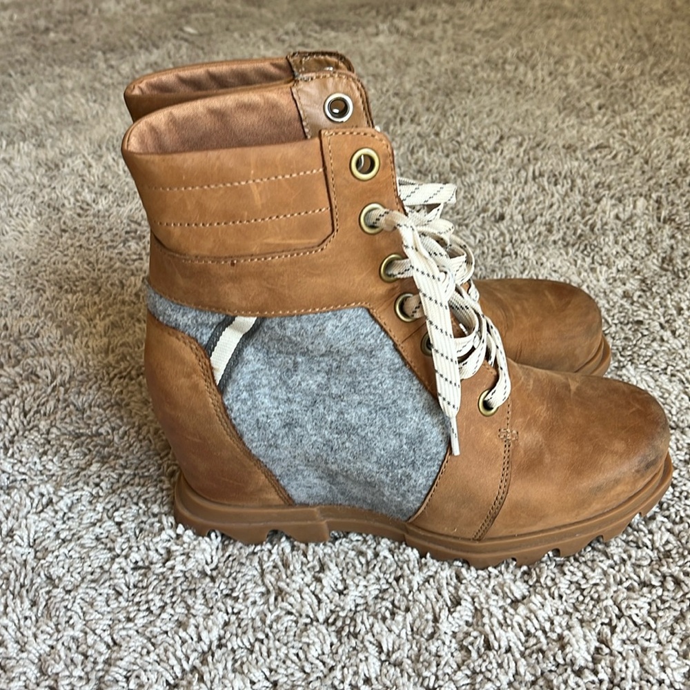 WOMEN'S JOAN OF ARCTIC™ WEDGE III LEXIE BOOTIE
